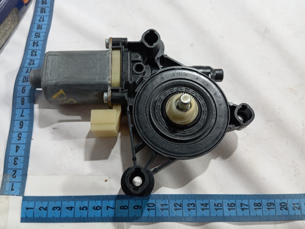 Motor Máquina Porta Dianteira Direita Golf Highline 14 V626 8