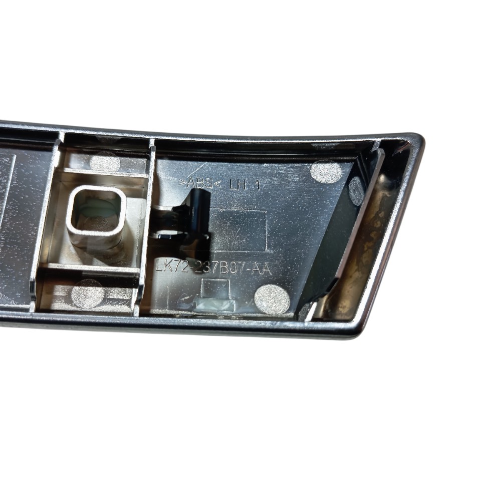 Acabamento Porta Traseira Esquerda Discovery Sport 2020 V680 6