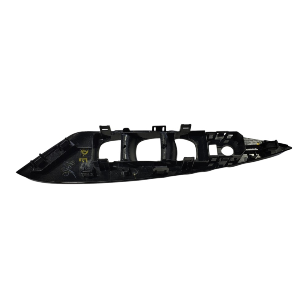 Moldura Botao Porta Dianteiro Esquerda Nissan Leaf 2023 V632 5