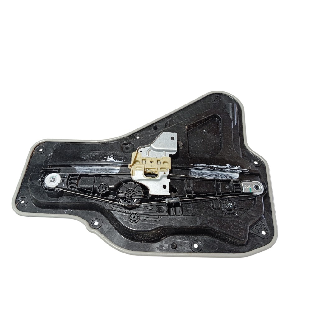 Suporte máquina vidro porta tra direita Byd Song Pro 24 V674
