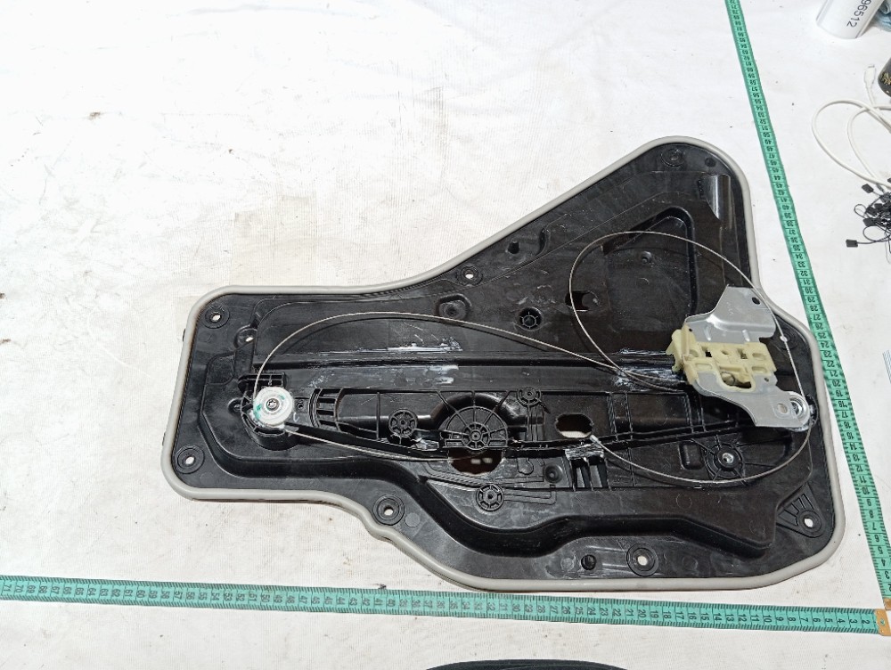 Suporte maquina vidro porta tras direita Song Pro 2025 V669 6