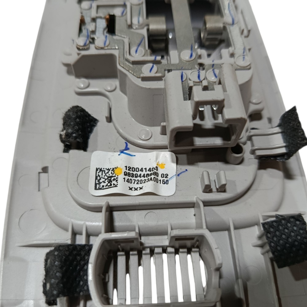 Luz cortesia teto Citroen C3 Aircross 2024 6