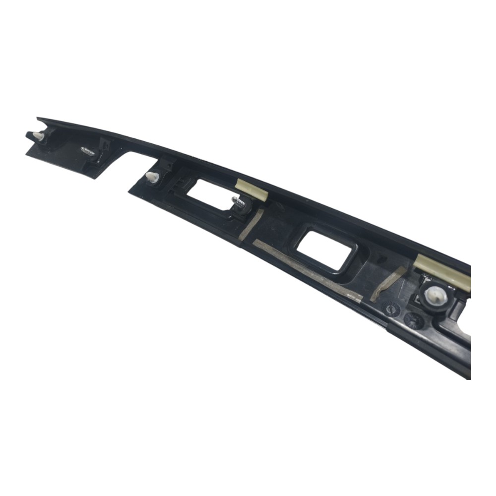 Moldura Luz Placa Traseira Discovery Sport 2016 2018 V663 5