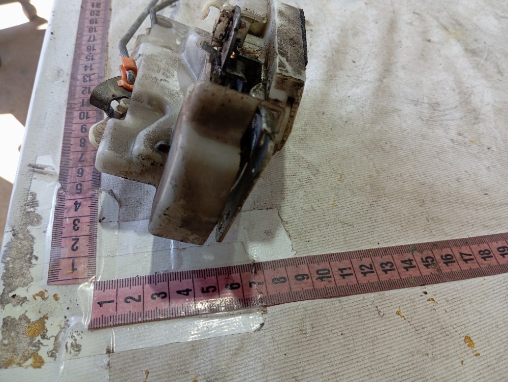 Fechadura Porta Tras Esquerda Mitsubishi L200 Sport 06 V647 9