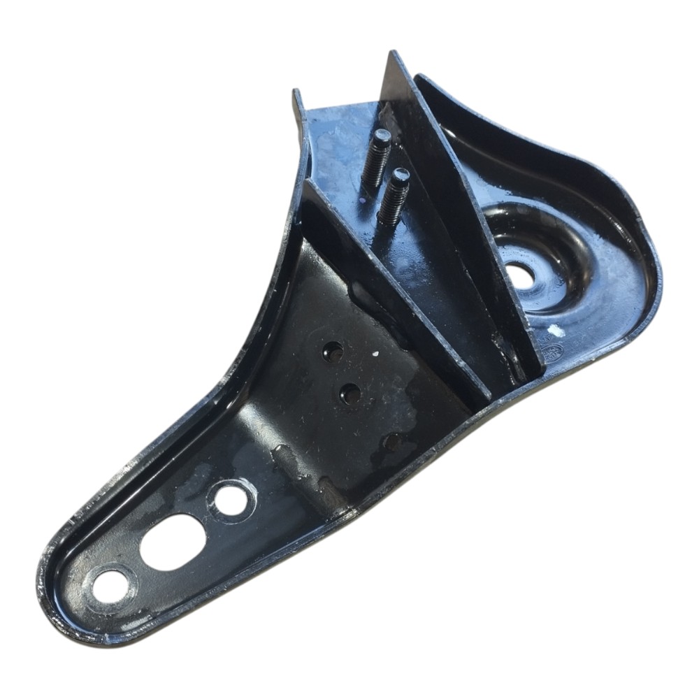 Suporte quadro suspensão traseiro dir Rover Defender 22 V645 8