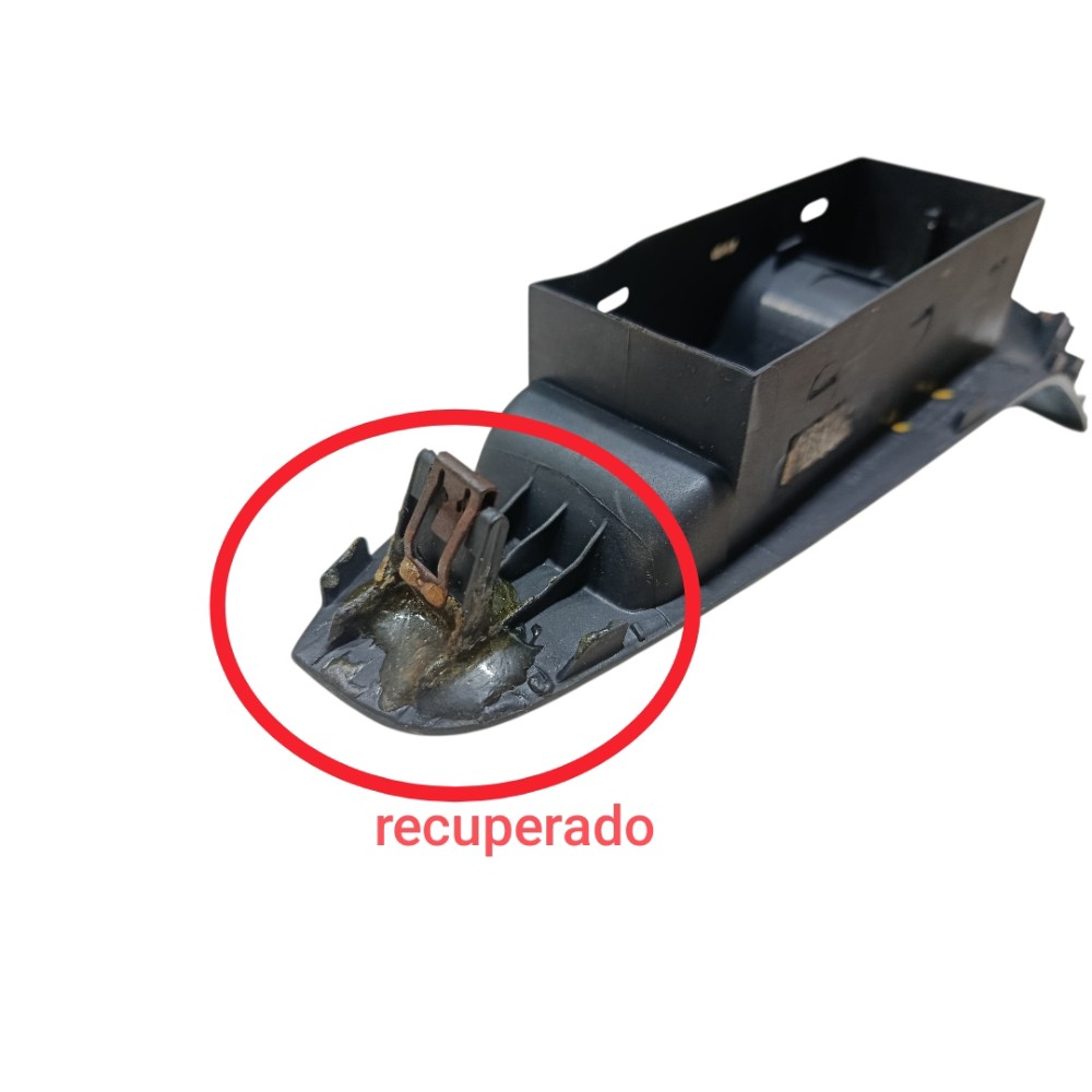 Moldura comando vidro porta diant esq Vw Jetta 2012 7