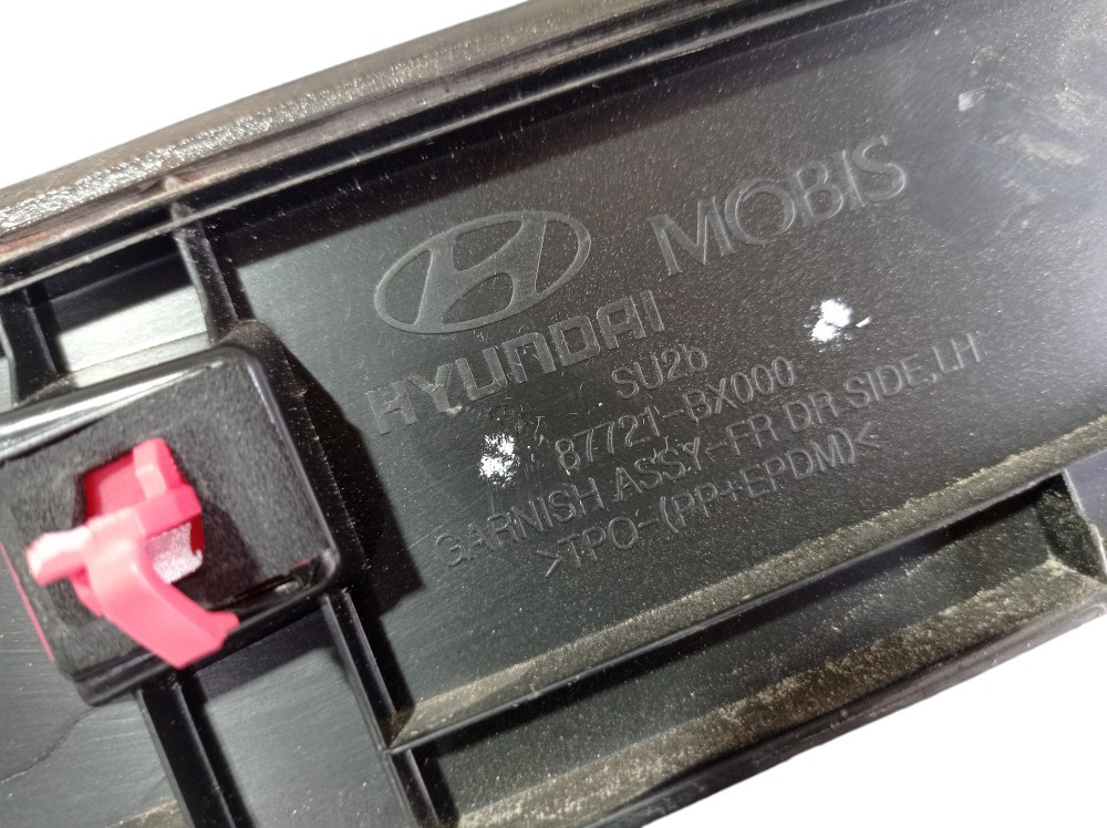 Friso Porta Dianteira Esquerda Hyundai Creta 1.0t 2023 V609 9