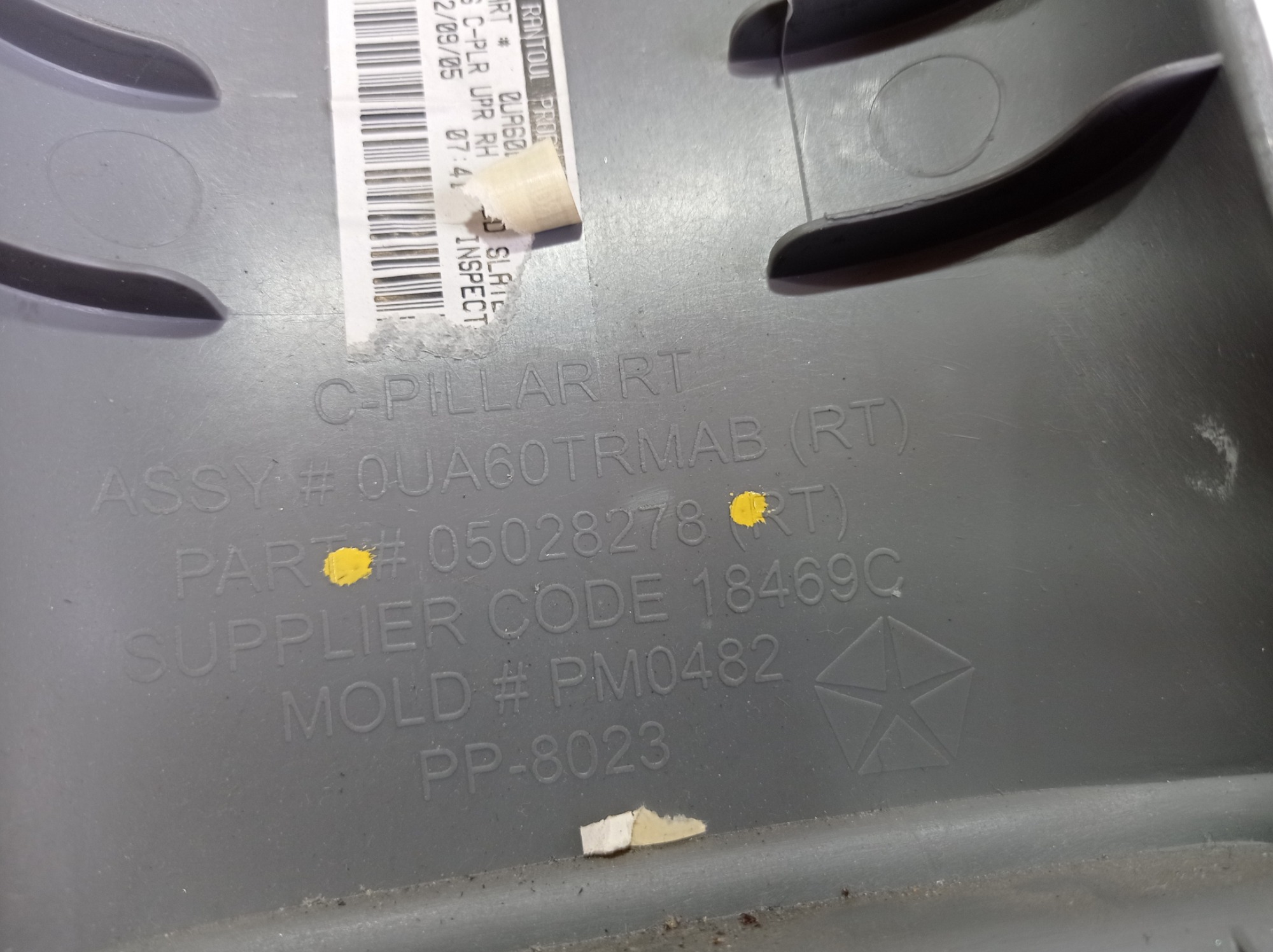 Acabamento Coluna Traseira Direita Grand Caravan 2005 V586 9