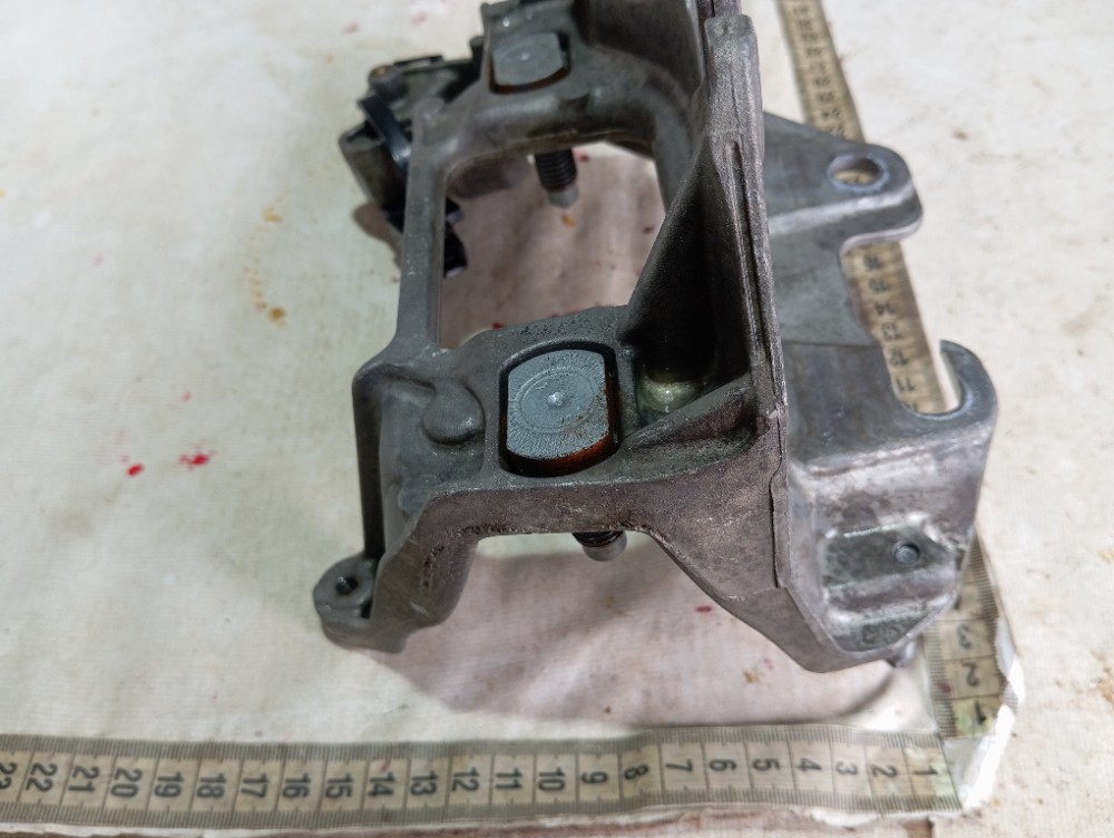 Suporte Coxim Esquerdo Motor Renault Zoe Neo 2023 V617 7