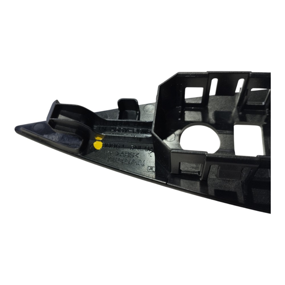 Moldura Botao Porta Dianteiro Esquerda Nissan Leaf 2023 V632 4