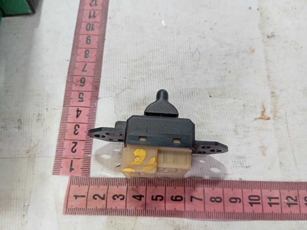 Botão Vidro Porta Traseira Esquerda Grand Caravan 2003 V578 10