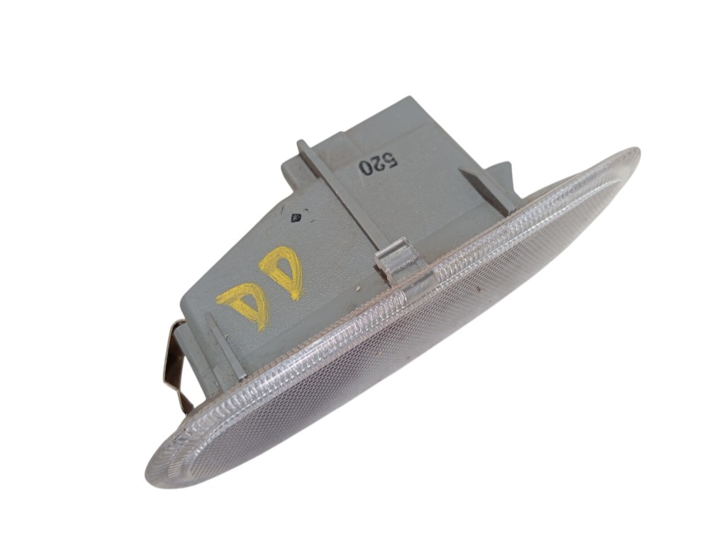 Luz Cortesia Porta Diant Direita Land Cruiser Prado 05 V620 5