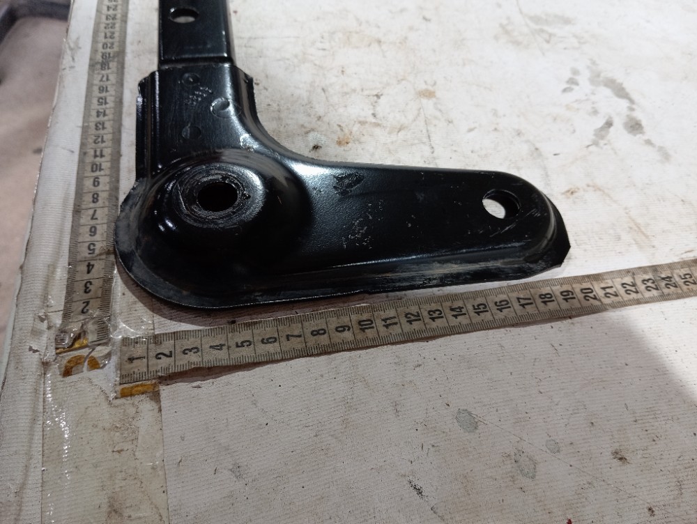 Suporte quadro dianteiro Renault Zoe Neo 2023 V617 9