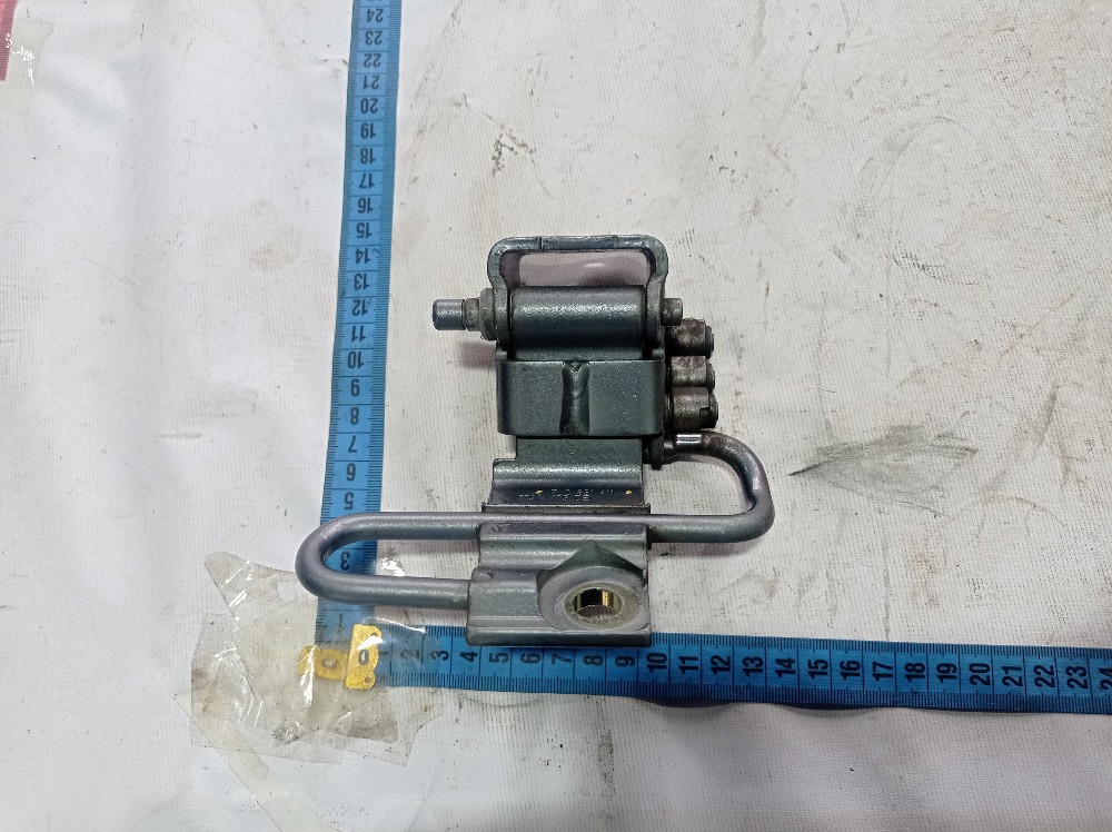 Dobradiça Porta Dianteira Esquerda Porsche Cayenne S 2003 6