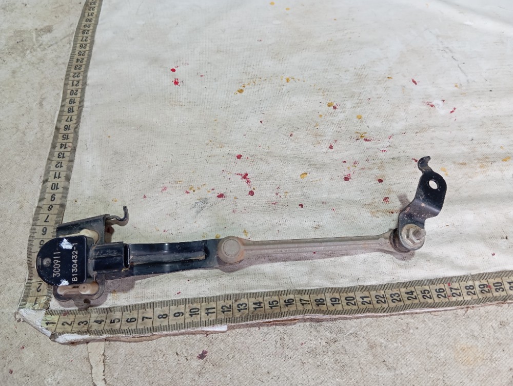 Sensor nível altura traseira esquerda Lexus Rx500hf 23 V619 8