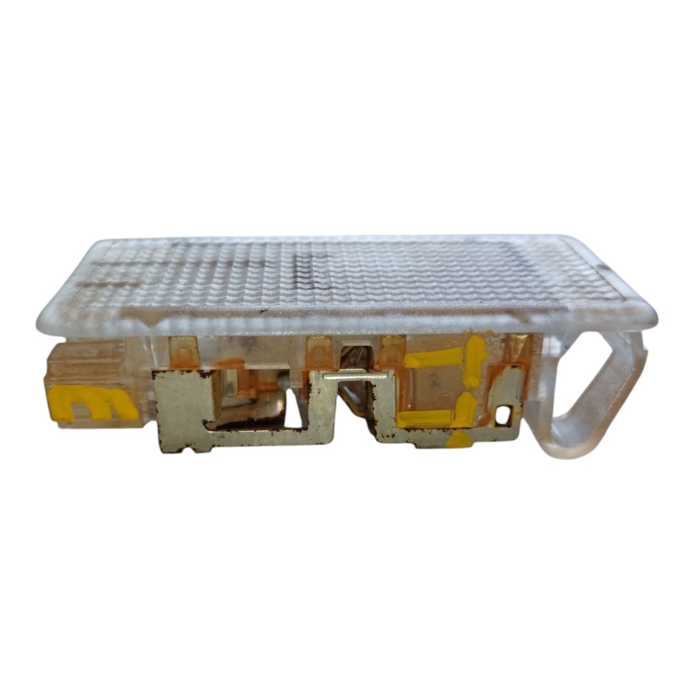 Luz Cortesia Esquerda Tampa Traseira Renault Zoe 2023 V639 3