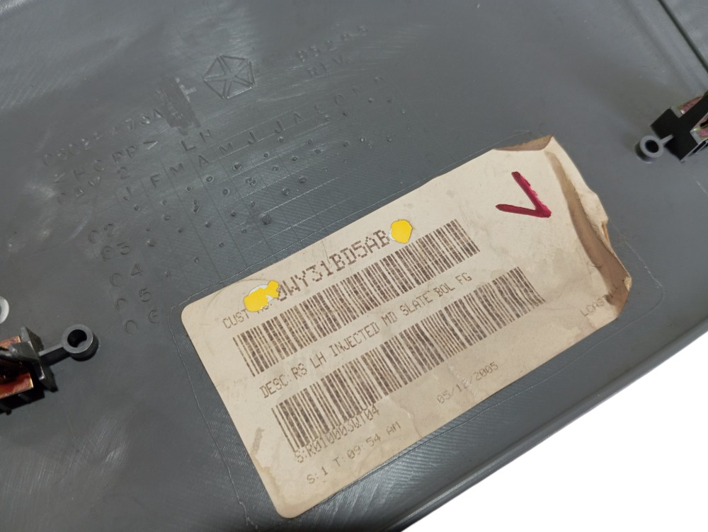 Acabamento Esquerdo Porta Malas Grand Caravan 05 V368 8