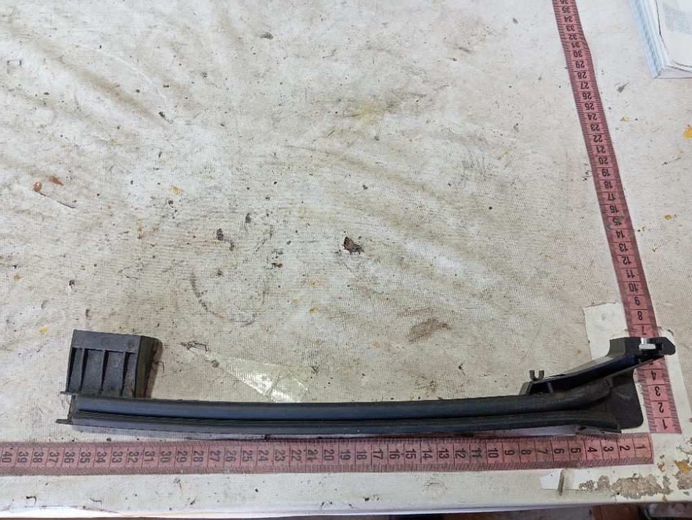 Canaleta Vidro Porta Tras Esquerda Suzuki Scross 15 16 V648 8
