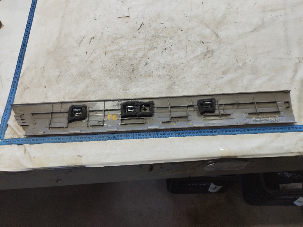 Placa Soleira Porta Esq Chrysler Grand Caravan 2003 3.3 V578 7