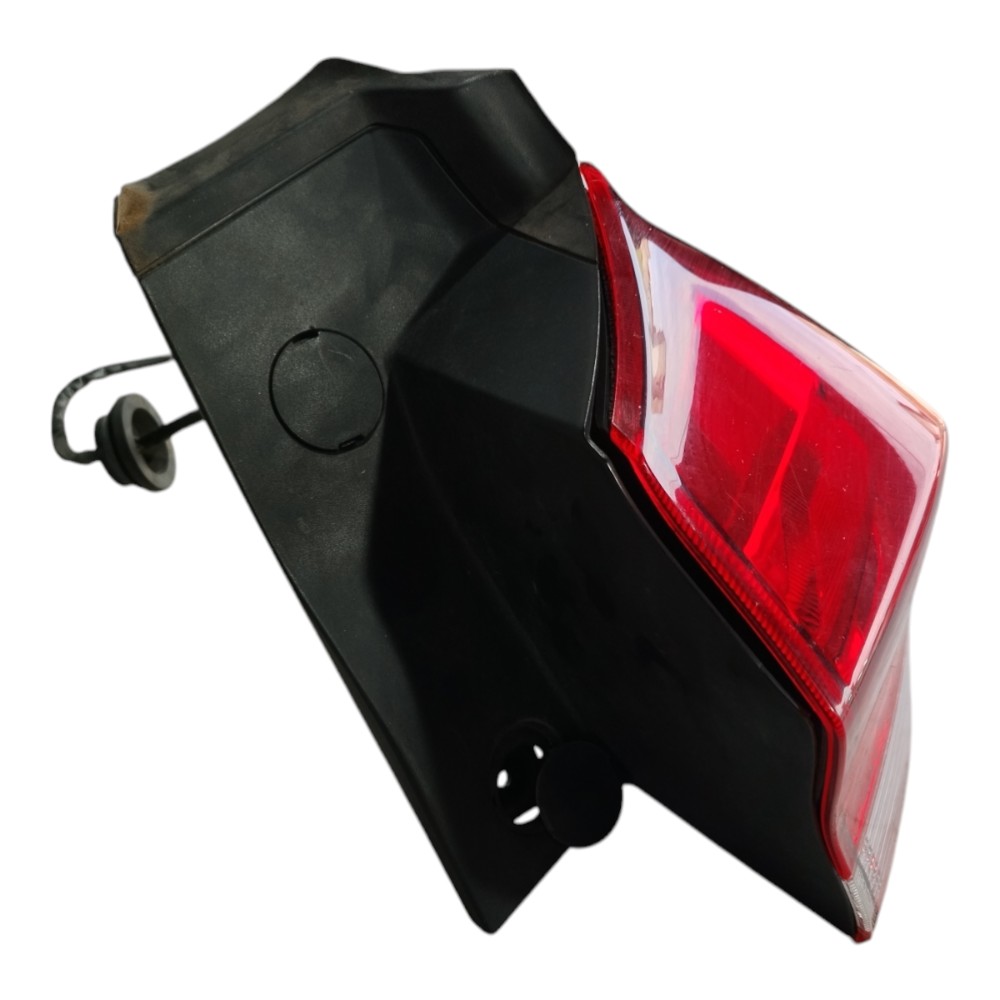 Lanterna Led Traseira Direita Gm Tracker 2020 2025 V627 7