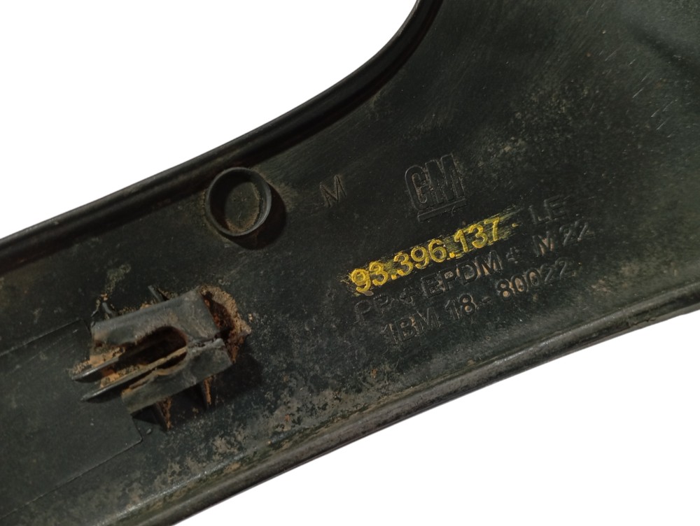 Moldura Caixa Roda Traseira Esquerda Gm Corsa 2006 2012 V224 8