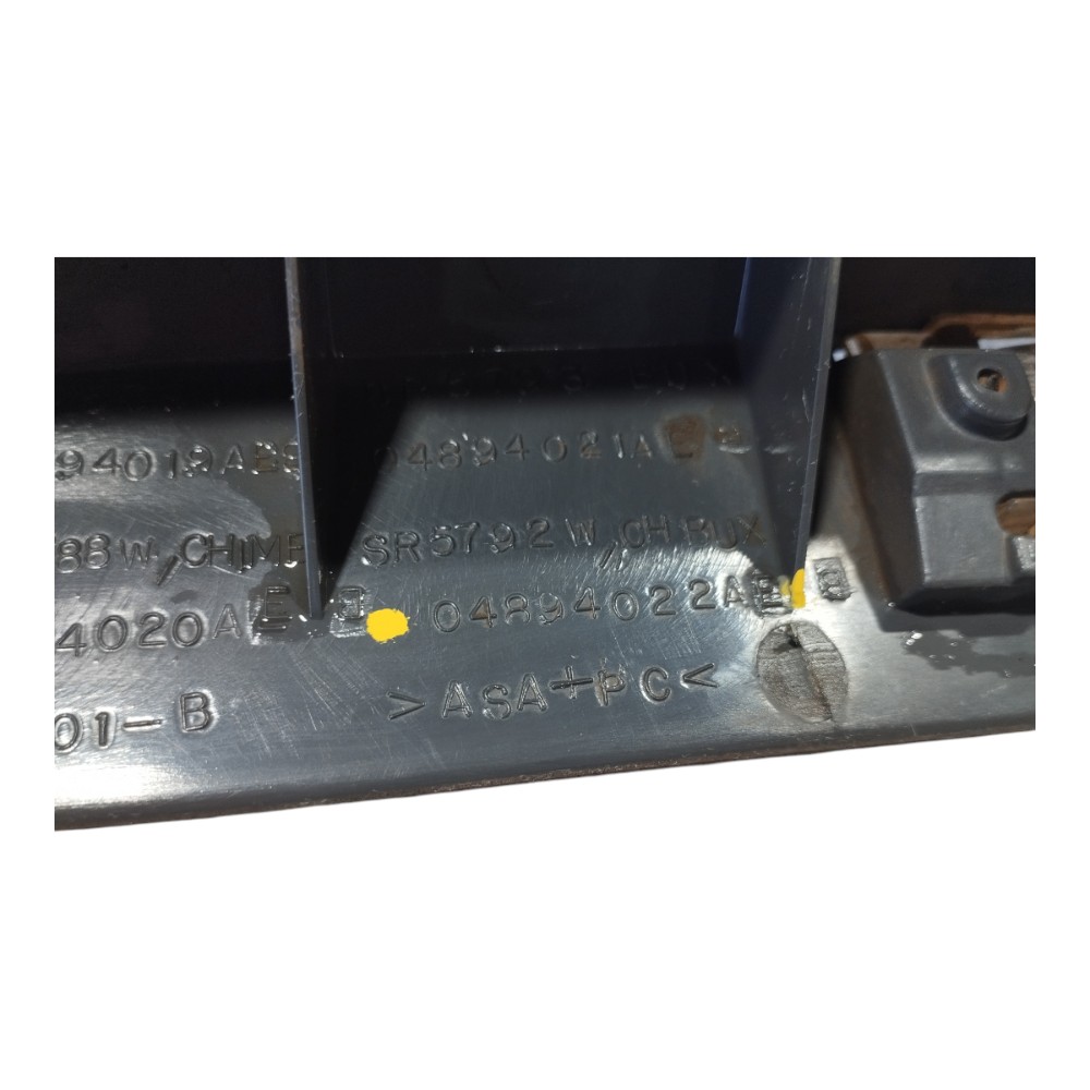 Acabamento Tampa Traseira Chrysler Grand Caravan 2003 V578 6