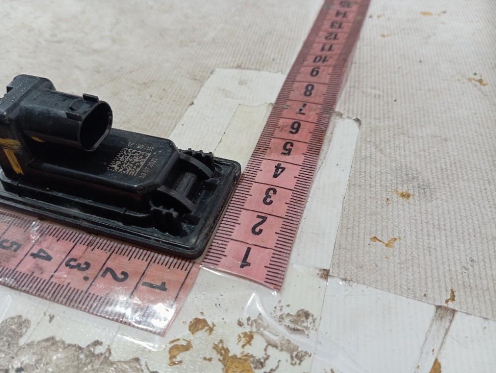 Luz Placa Land Rover Defender 2022 V645 6
