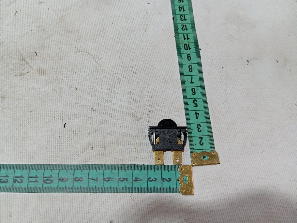 Interruptor tampa porta luvas Byd Song Pro 2025 V669 9