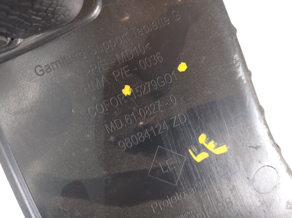 Suporte  Tampao Bagagito Esquerdo Peugeot 2008 2019 V341 8