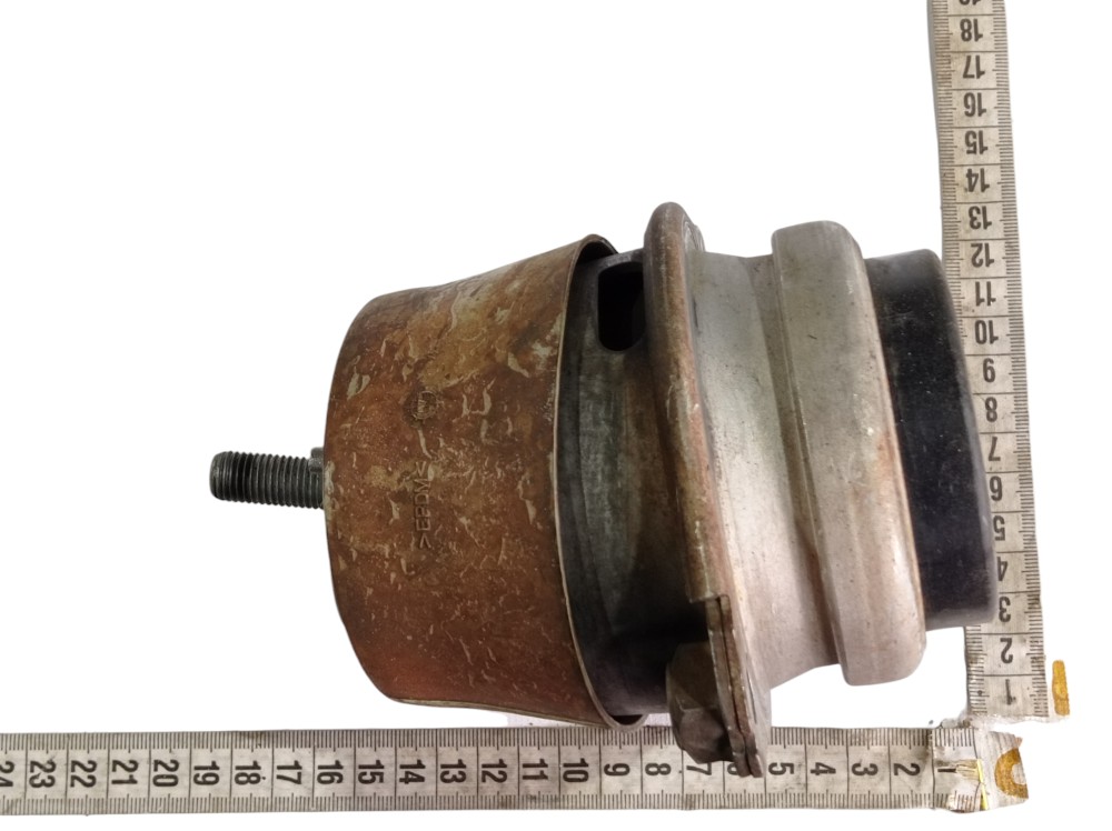 Coxim Motor Esquerdo Porsche Cayenne S  4.5 2003 V371 8