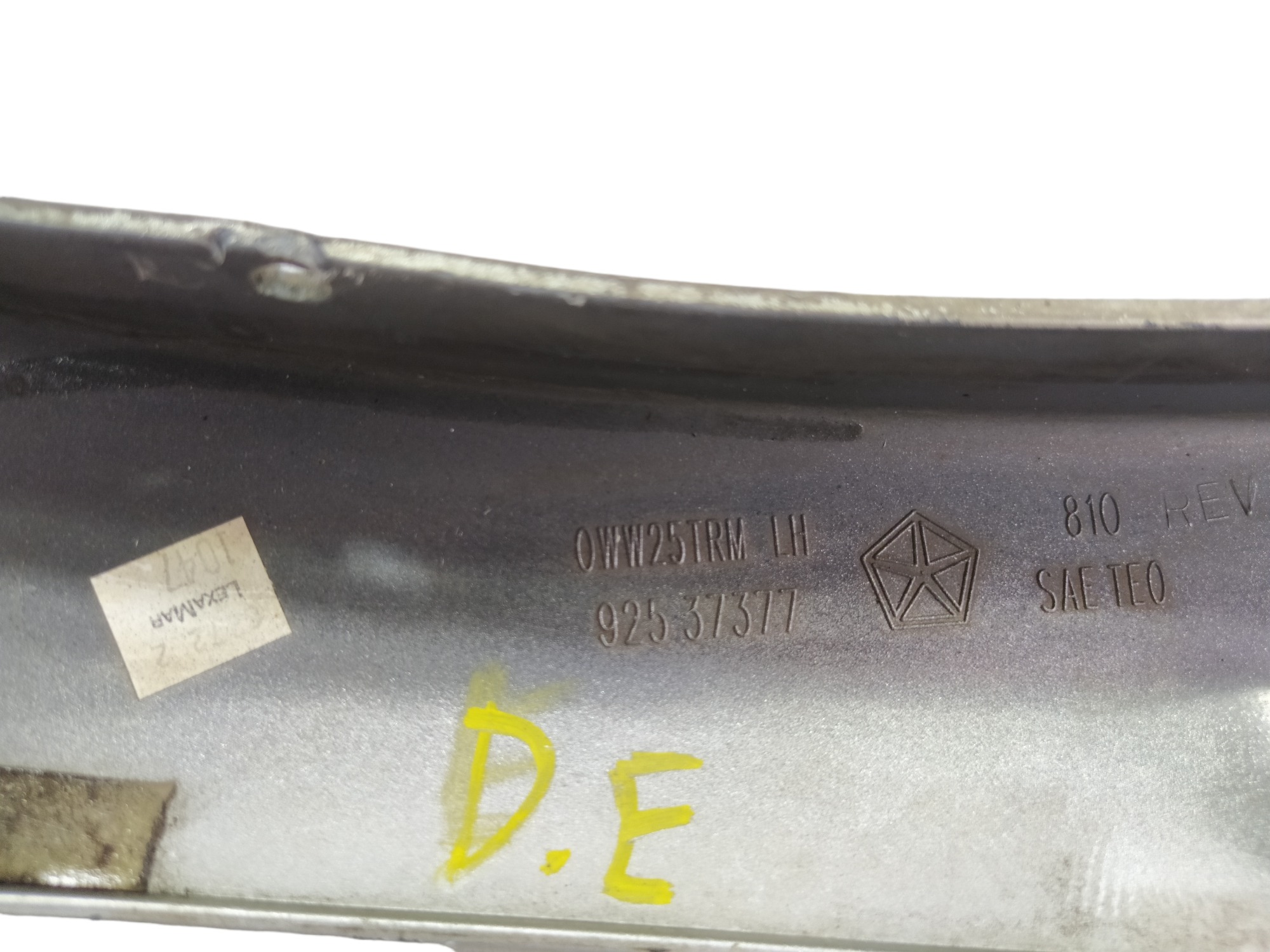 Moldura Paralama Dianteiro Esquerdo Grand Caravan 2005 V586 Prateado 4