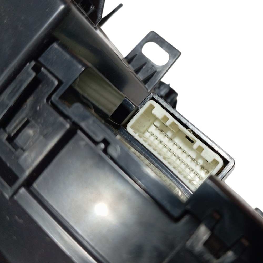 Luz cortesia porta óculos Byd Song Pro 2025 V669 3