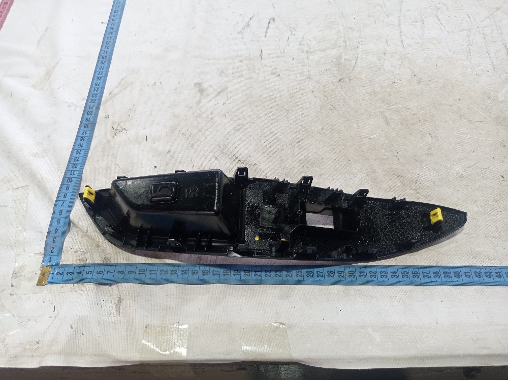 Moldura Porta Traseira Direita Jac Ej7 2023 V618 7