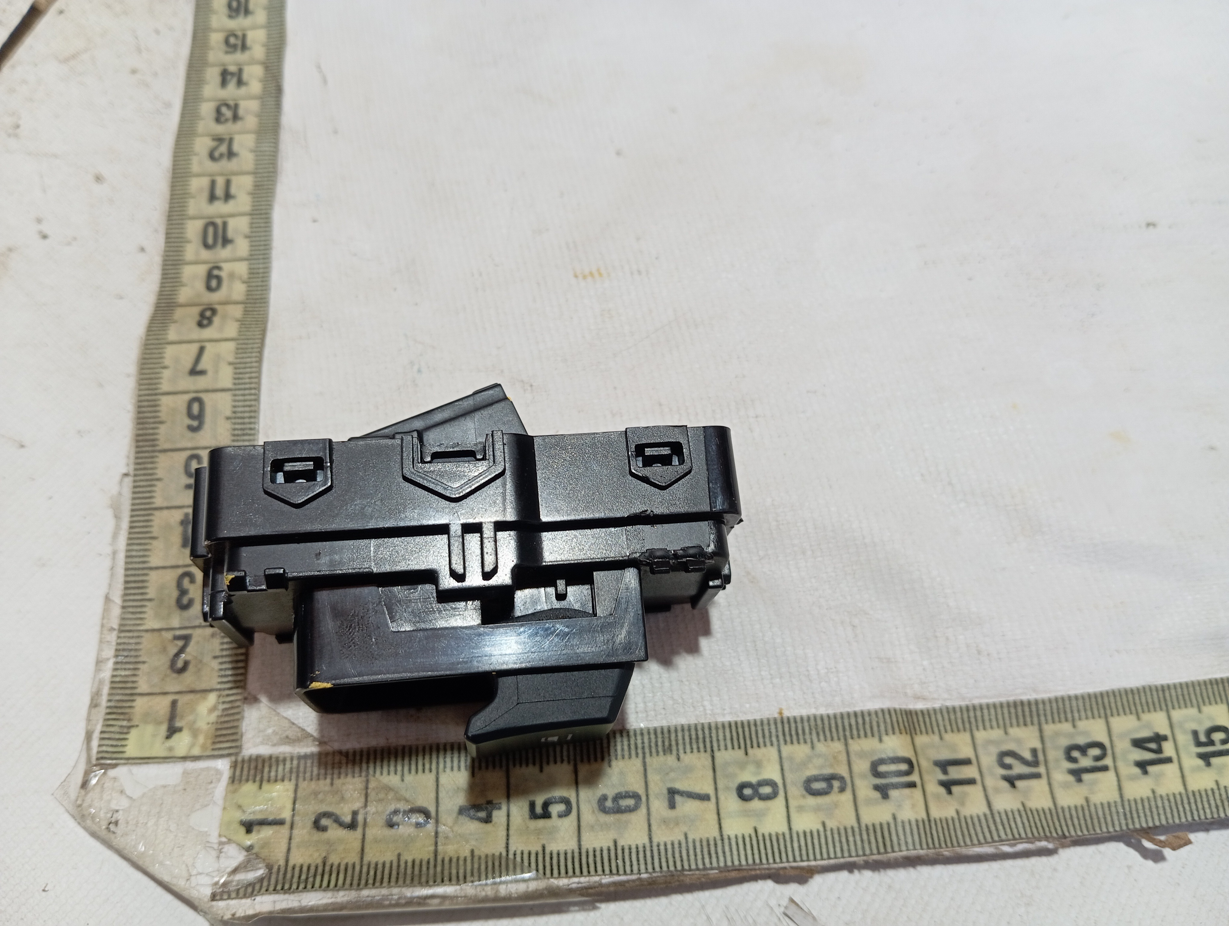 Botão Vidro Porta Traseira Esquerda Dolphin Gs 2024 25 V596 8