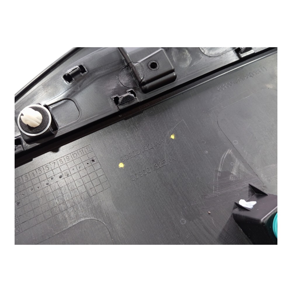 Moldura Porta Traseira Esquerda Chery Tiggo 5xsport 24 V621 8