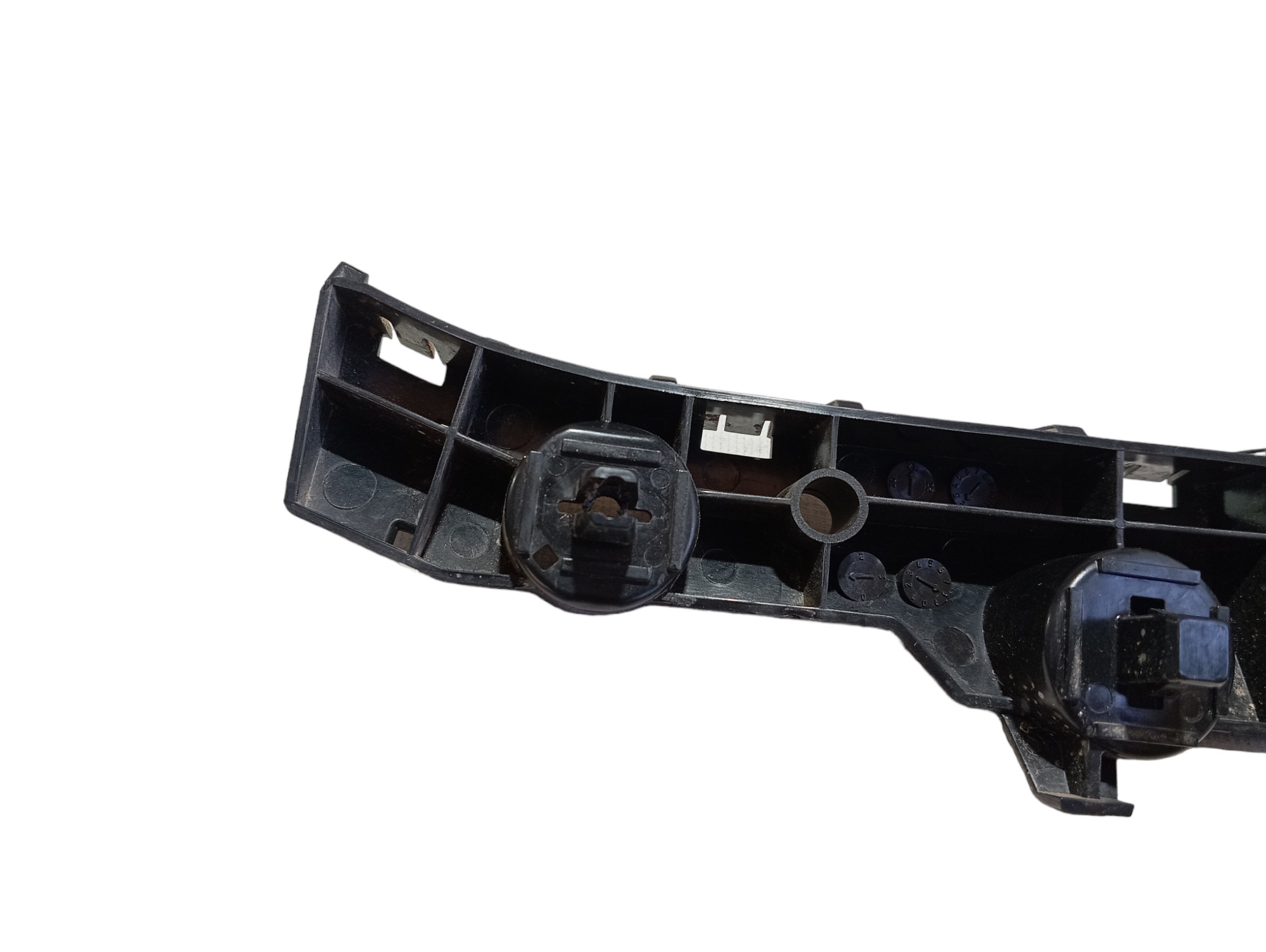Suporte Esquerdo Parachoque Dianteiro Nissan Leaf 2022 V589 4