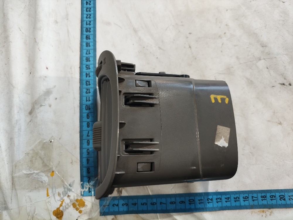 Difusor Ar Esquerdo Chrysler Grand Caravan 3.3 V6 2003 V578 3