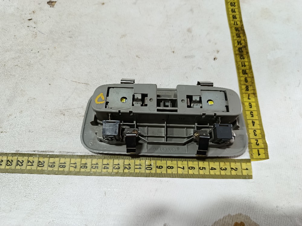 Luz cortesia teto dianteiro Toyota Corolla 2005 8