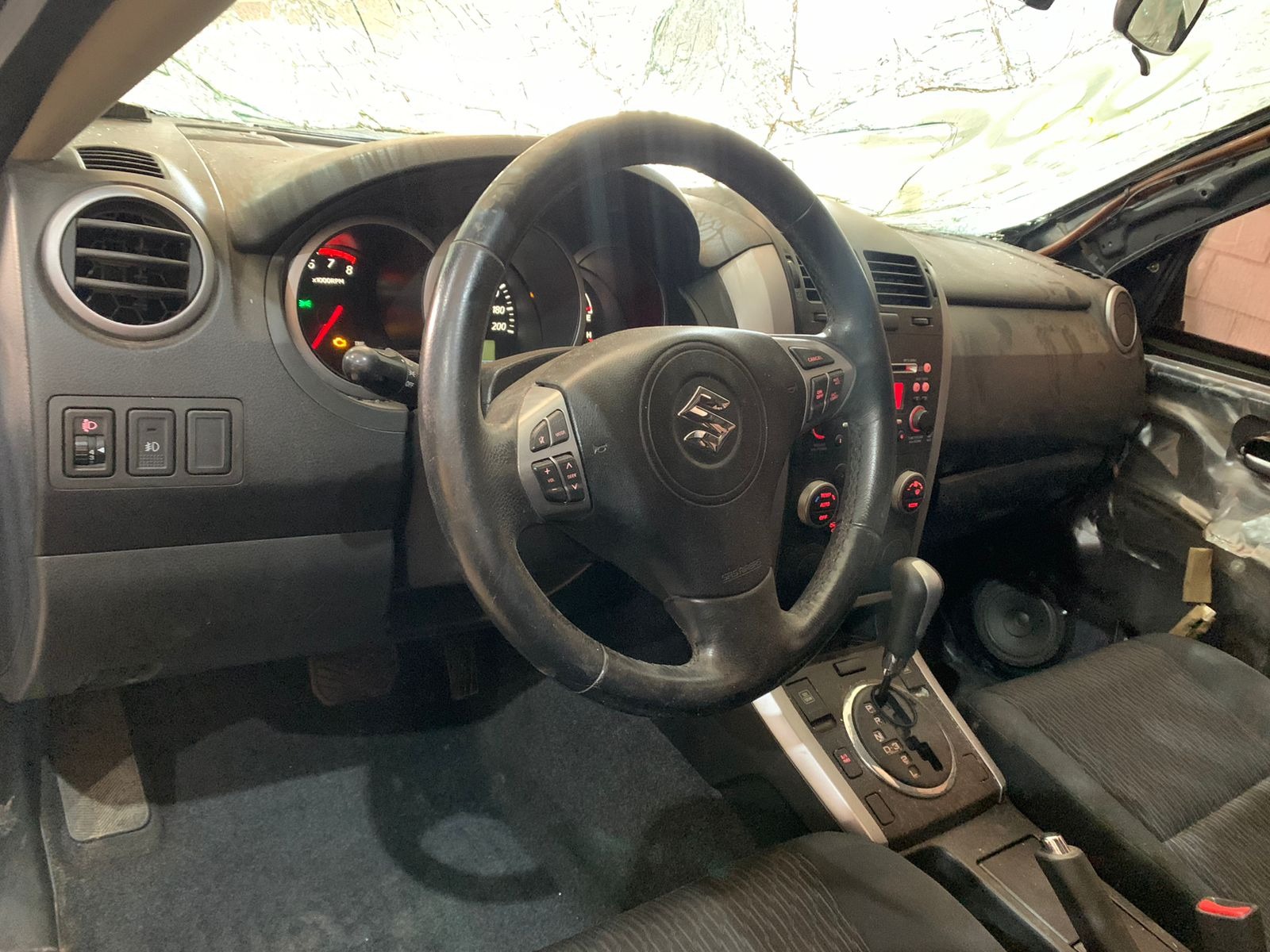 Suzuki GRAND VITARA 2014 V570 informações gerais 7