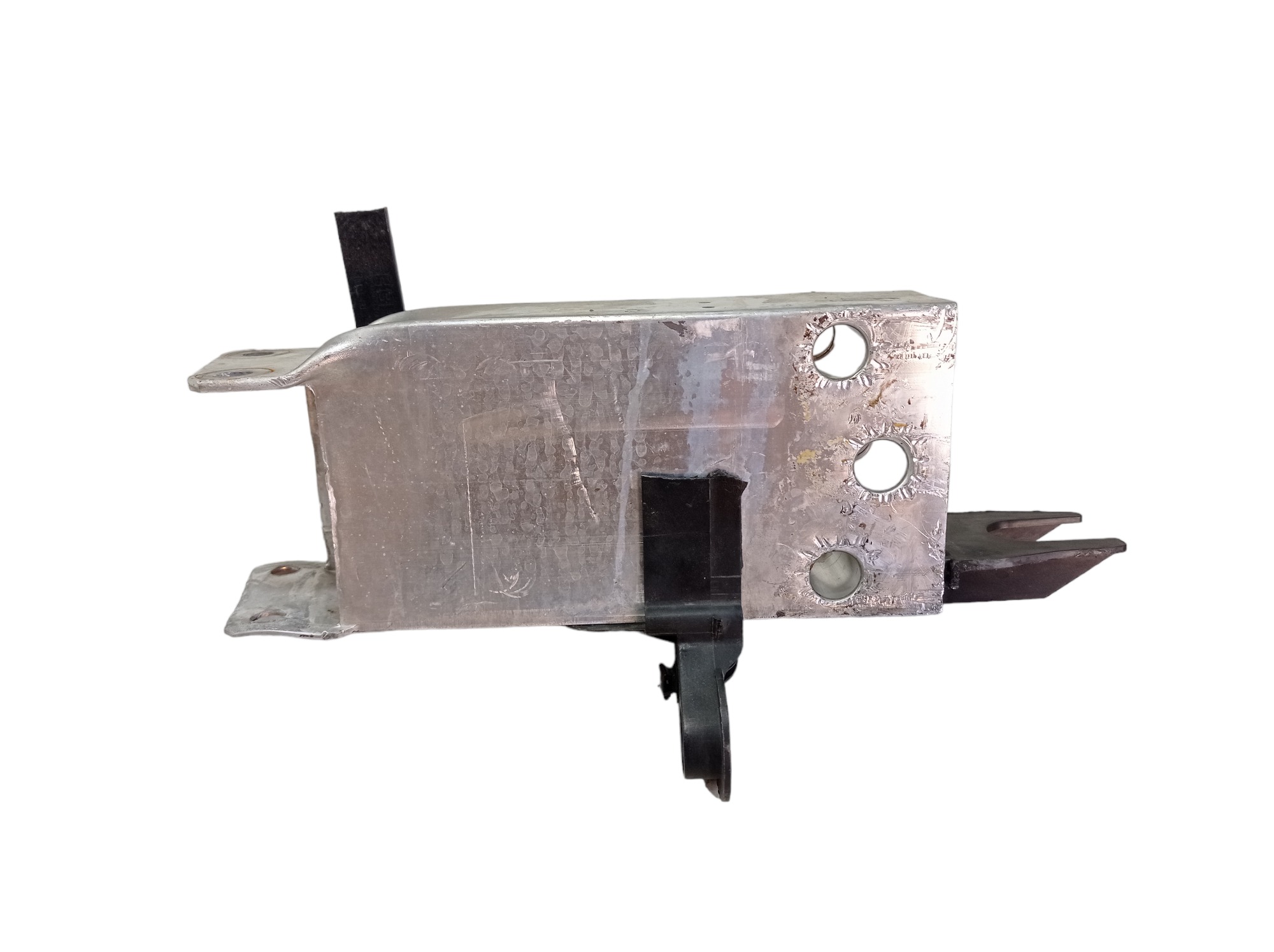 Suporte Esquerdo Para Choque Dianteiro Gla 200 2016 V568 4