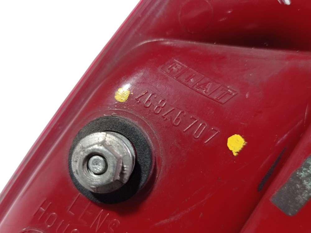 Lanterna Tampa Traseira Esquerdo Fiat Siena 2005 A 2007 V232 5
