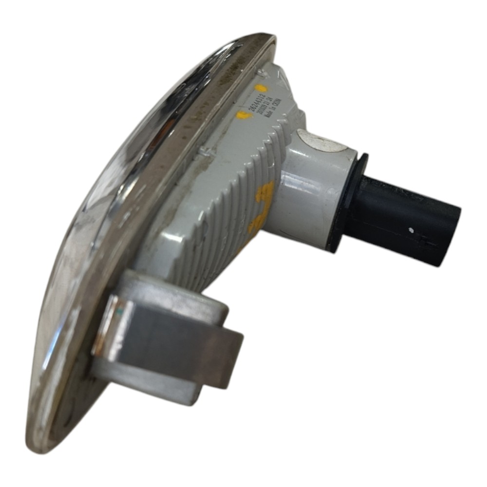 Luz Seta Paralama Esquerda Gm Tracker 2020 2025 V627 4