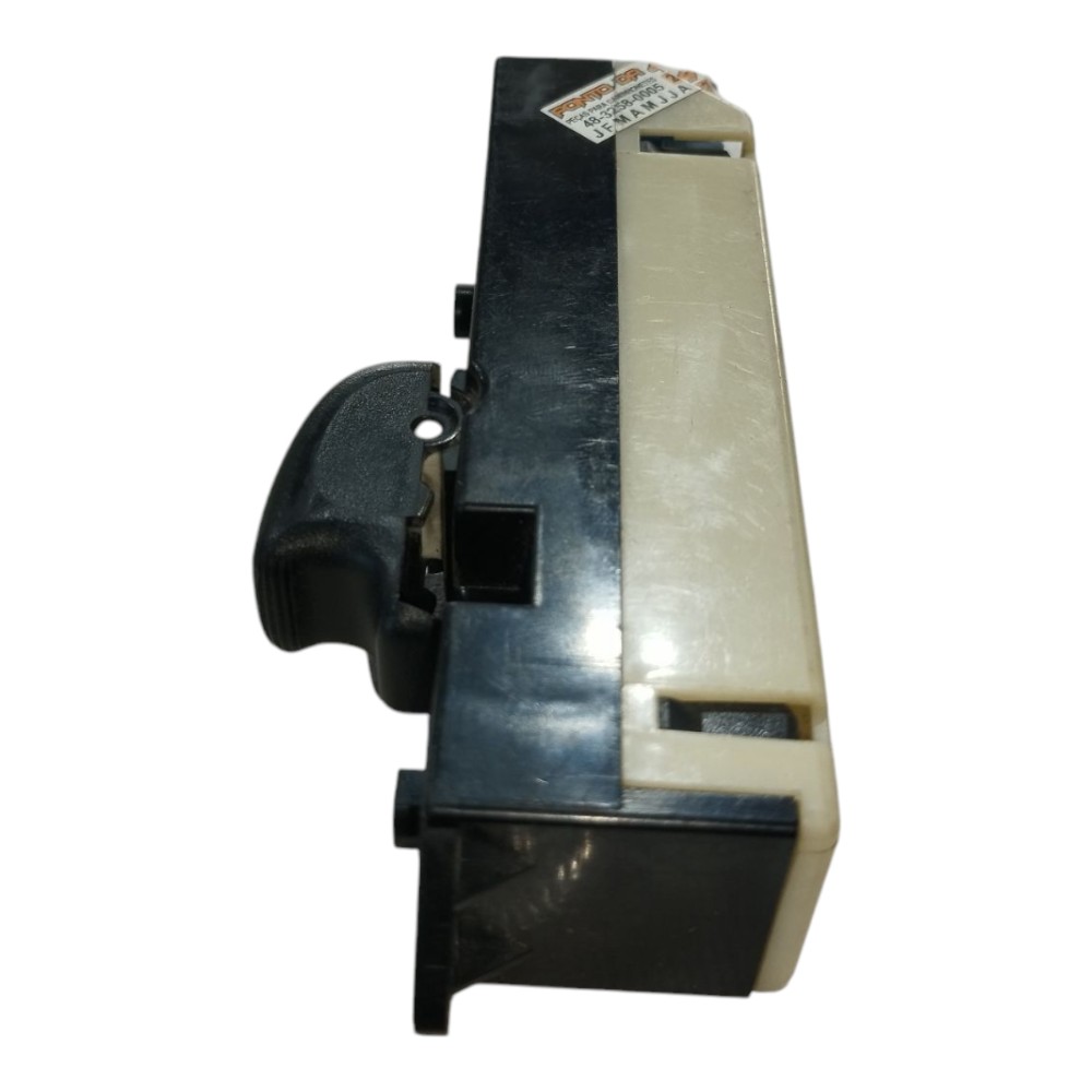 Botao Vidro Lateral Dianteiro Direito L200 Sport 2004 V638 4