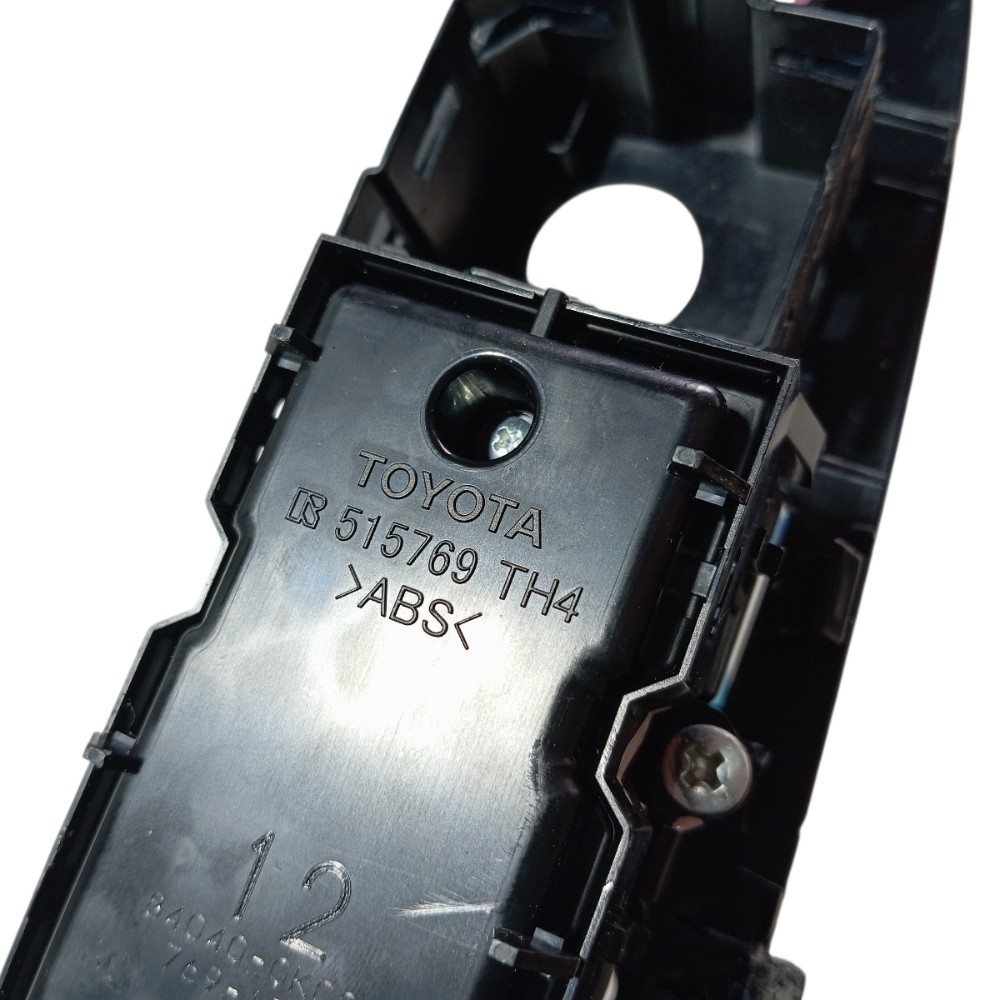Comando vidro porta dianteira esquerda Toyota Yaris 22 2023 6