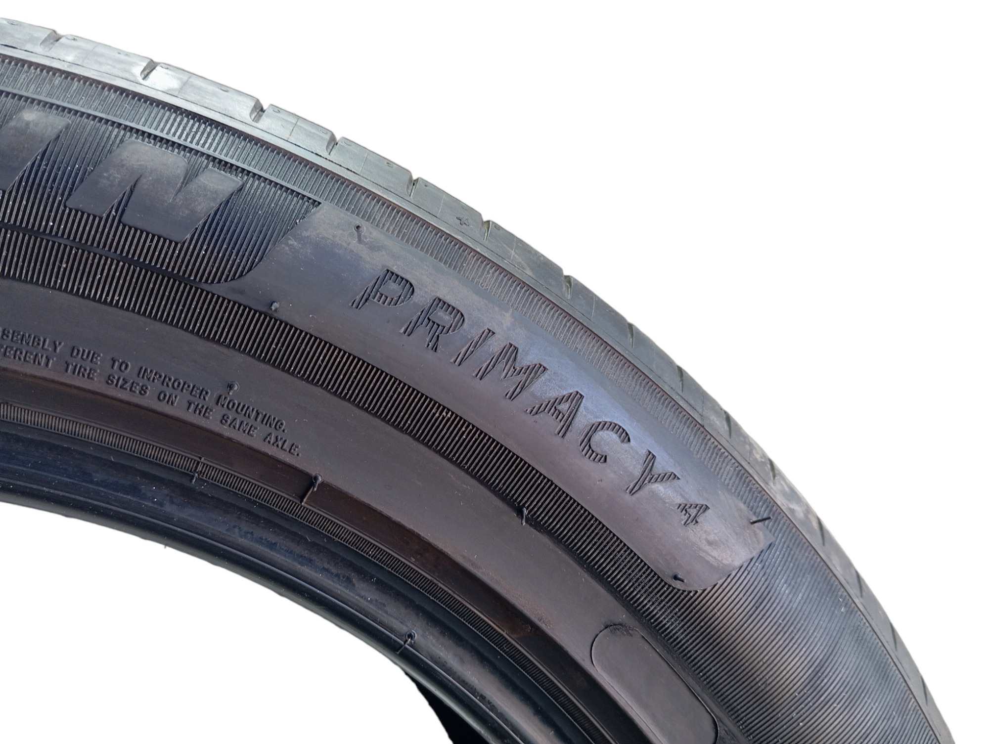 Pneu Aro 19 Michelin Primacy 4 235/55 R19 Com Detalhe 4