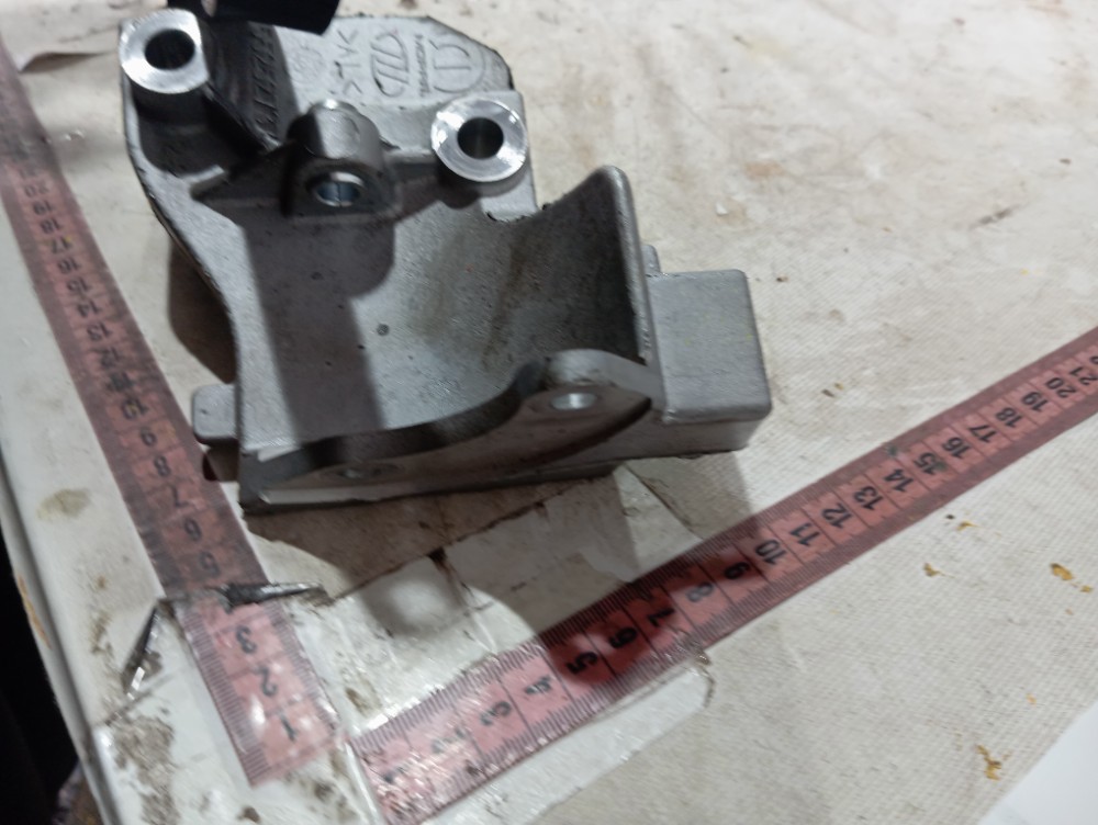 Suporte bomba direção Fiat Mobi 2021 a 25 V654 7