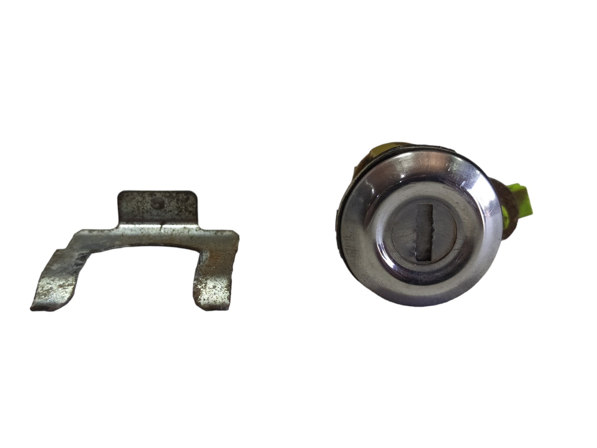 Cilindro Porta Dianteira Direita Mitsubishi L200 2004 V588