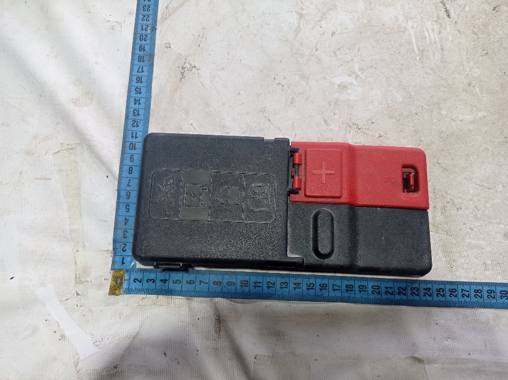 Tampa Caixa Bateria Gm Tracker 2020 2025 V627 8