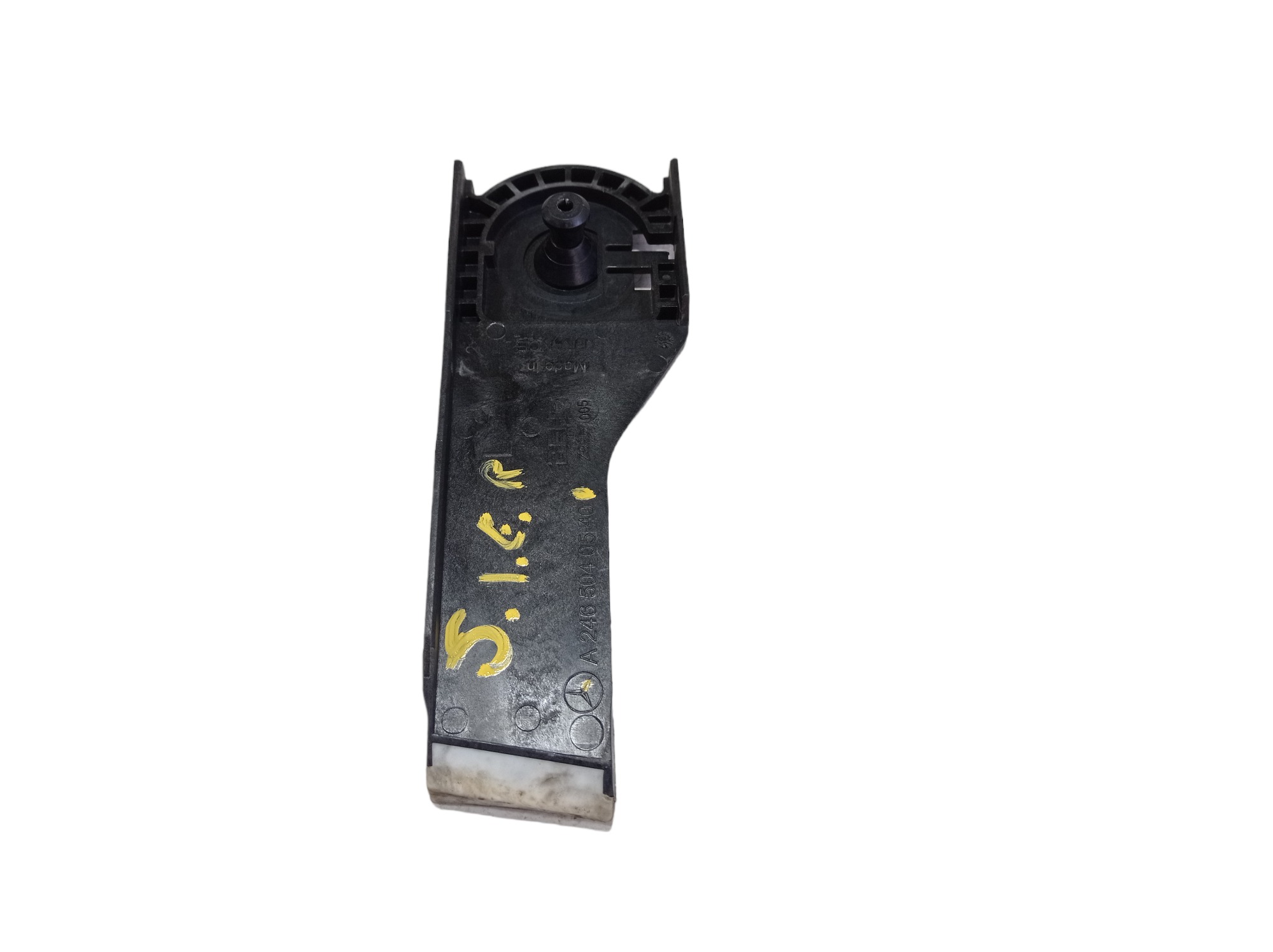 Suporte Inferior Esquerdo Radiador Gla 200 2016 V568 1