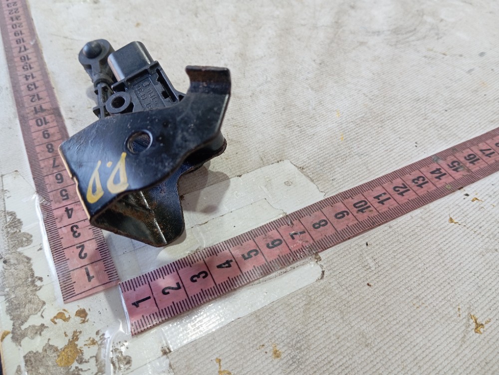 Sensor nível dianteiro direito Land Rover Defender 22 V645 8